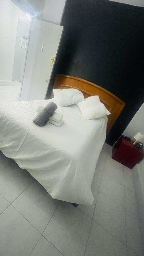 Hostal Letys Place Emilio メキシコシティ エクステリア 写真